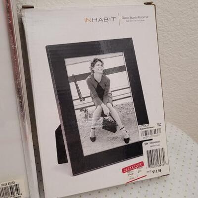 Lot 283: Assorted Size NEW Photo Frames 