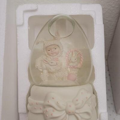Lot 286: (2) Vintage Retired Dept. 56 SNOWBABIES FIGURES