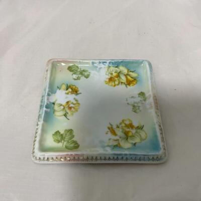 [244] ANTIQUE | Square Floral Tea Trivet