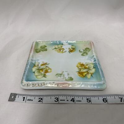 [244] ANTIQUE | Square Floral Tea Trivet