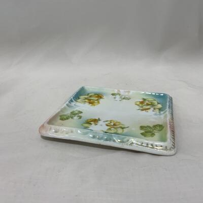 [244] ANTIQUE | Square Floral Tea Trivet