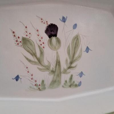 Lot 295: Vintage MADE IN SCOTLAND BUCHAN Handpainted Casserole Dish 
