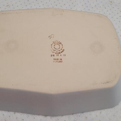 Lot 295: Vintage MADE IN SCOTLAND BUCHAN Handpainted Casserole Dish 