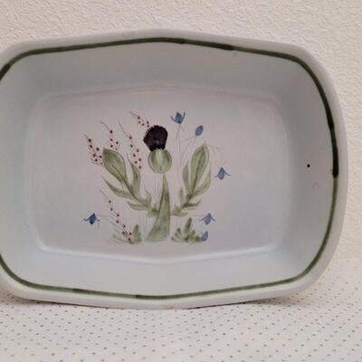 Lot 295: Vintage MADE IN SCOTLAND BUCHAN Handpainted Casserole Dish 