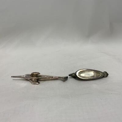 {250} Two Figural Marked Knife Rests | Oâ€™Galia | Silea 