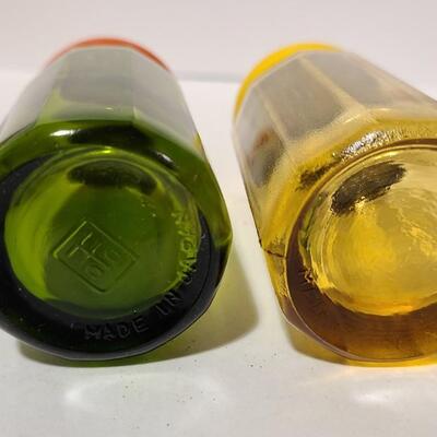 Vintage Salt+Pepper Shaker -Item# 640