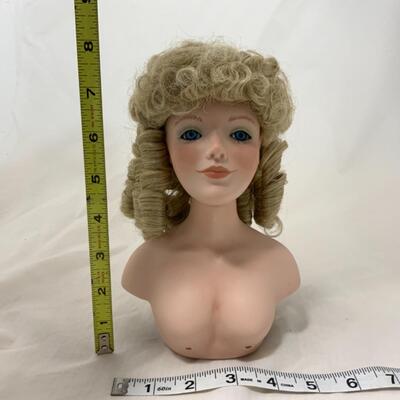 [270] MODERN | 1989 | Bell Ceramics Shoulder Head Doll