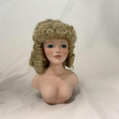 [270] MODERN | 1989 | Bell Ceramics Shoulder Head Doll