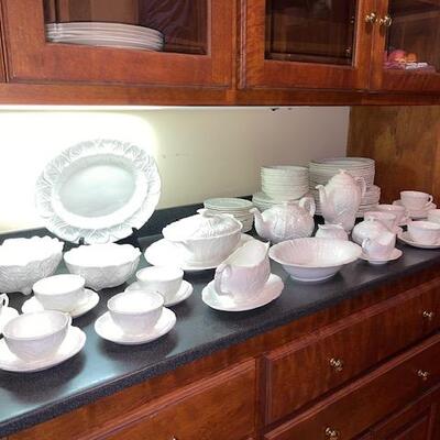Lot 305 Coalport / Wedgwood China Country Ware 65 pc Set Embossed Leaves