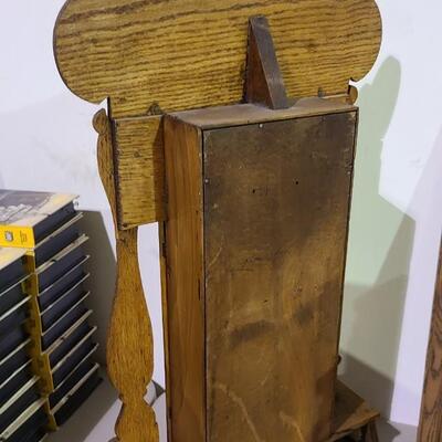 Vintage Oak Clock -Item# 696 / 338 B