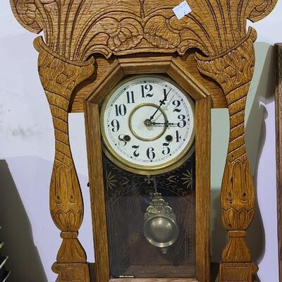 Vintage Oak Clock -Item# 696 / 338 B