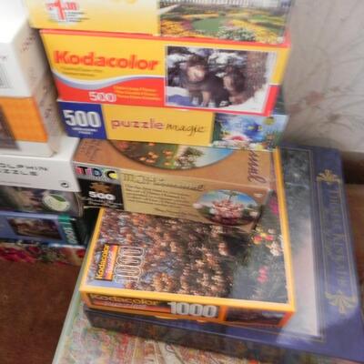 LOT 140 SCALE BUILDING KIT & PUZZLES