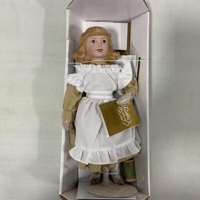 [272] FIVE Franklin Mint Heritage Dolls | Purina | Dutch Boy | Dominoes