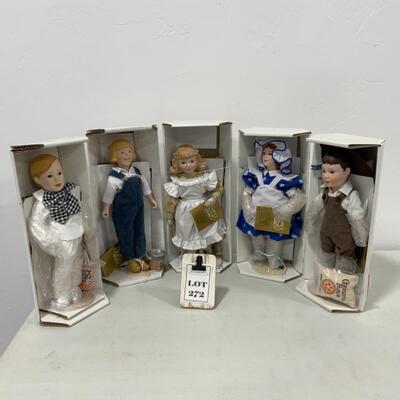 [272] FIVE Franklin Mint Heritage Dolls | Purina | Dutch Boy | Dominoes