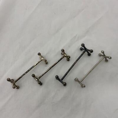 [276] VINTAGE | Four Silver Plate Knife Rests 