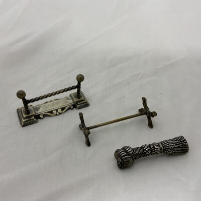 [278] VINTAGE | Three Pewter/Silver Plate Knife Rests | UNIQUE