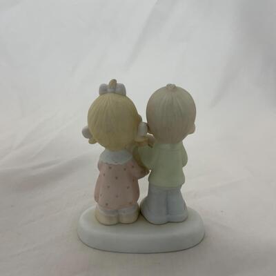 [279] Two Romantic Precious Moments | 1982 | 1983