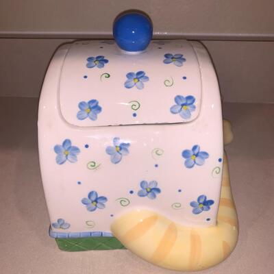 Vintage cat cookie jar 