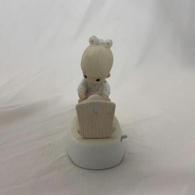 [281] Two Precious Moments Figures | Lovely | Music Box