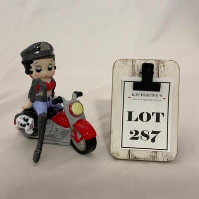 [287] Bikini Betty | Franklin Mint | Salt & Pepper Set