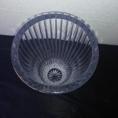 Crystal ribbed vase