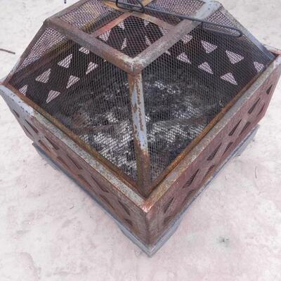 LOT 142 FIRE PIT & YARD ART