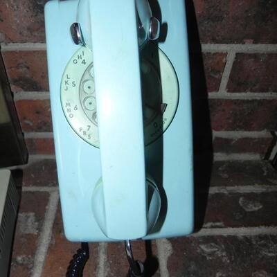 LOT 146 VINTAGE DIAL PHONE