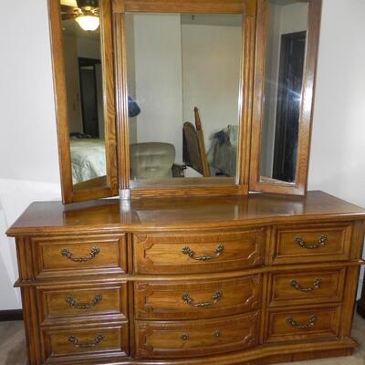 LOT 147 BASSETT DRESSER & MIRROR