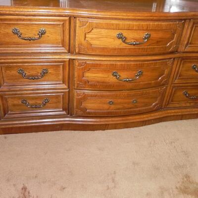 LOT 147 BASSETT DRESSER & MIRROR