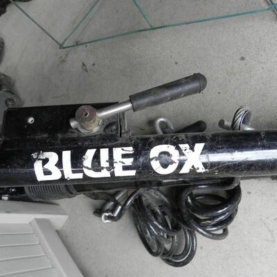 LOT 51 BLUE OX TOW BAR