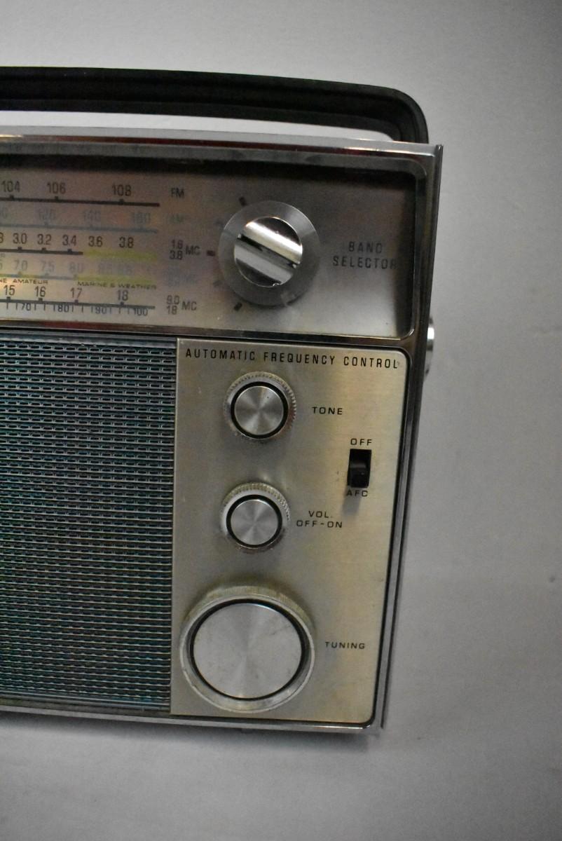 Zenith Solid State AM FM Multiband Radio. AS IS Vintage | EstateSales.org