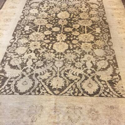 Beigest online Auctions Sales with over 250 Authentic Hand Knotted Rugs & Kilims, Antiques, Arts, Vintage Rugs, Vintage Kilims,...