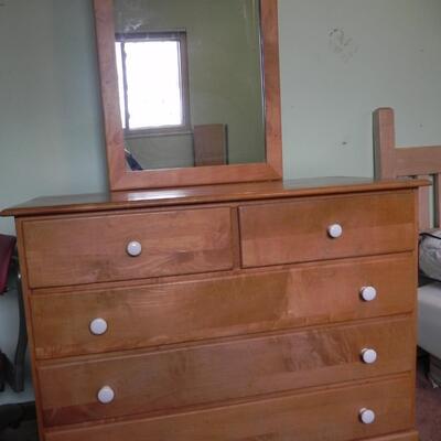 LOT 160 DRESSER WITH MIRROR