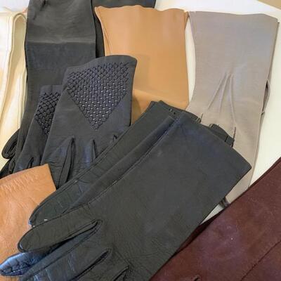 Lot 322  Vintage Assorted Gloves