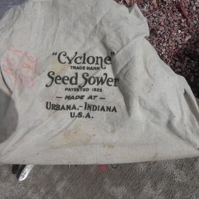 LOT 161 SPREADER - GARDEN TOOLS -SEED SOWER