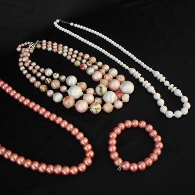 Lot #254: Vintage Assorted Beaded Necklaces & Bracelet 