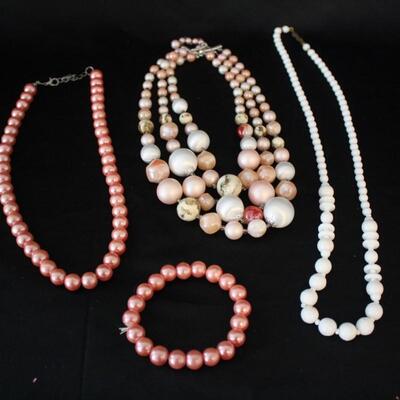 Lot #254: Vintage Assorted Beaded Necklaces & Bracelet 