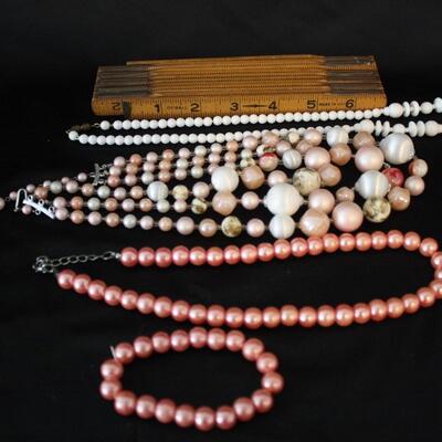 Lot #254: Vintage Assorted Beaded Necklaces & Bracelet 