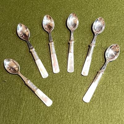 Lot 337 Set 6 Spoons Mother of Pearl Sterling Band