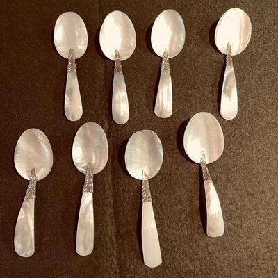 Lot 338 Set 8 Mother of Pearl Spoons Serving Nuts Candies