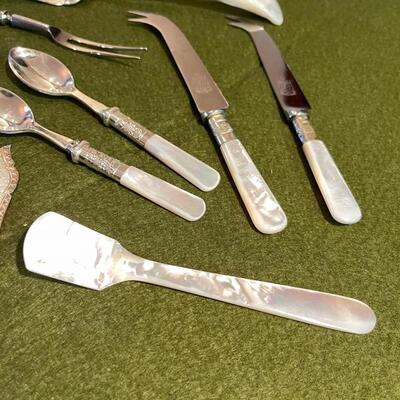 Lot 344 Assorted 9pc Mother Pearl Pieces Sheffield England Spoon Fork Knife Server