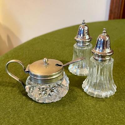Lot 372 Group Items Shell Napkin Rings Salt & Pepper Shakers Grinder 
