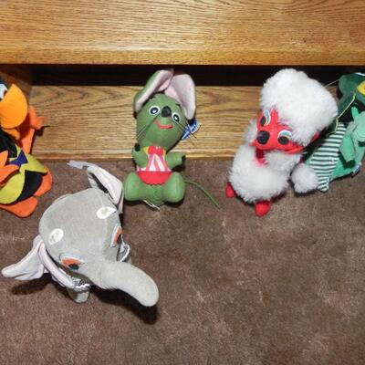 LOT 168 VINTAGE DREAM PETS ANIMALS