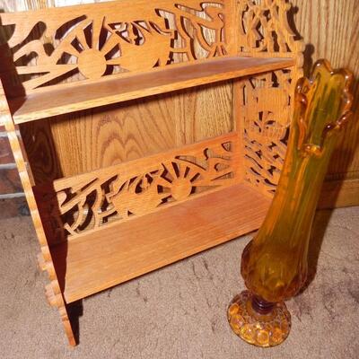 LOT 171 WOODEN WALL SHELF & DEPRESSION GLASS VASE