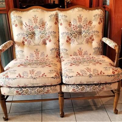 Lot #86  Ethan Allen Traditional Classics Settee