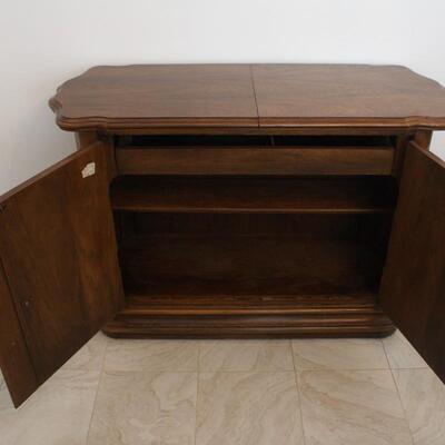 Lot #258: Vintage Drexel Heritage Adjustable Length Buffet 
