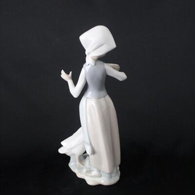 Lot #244: Lladro #1052 Girl with Goose Porcelain Figurine