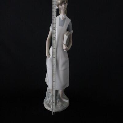 Lot #238: Lladro #4603 Nurse Porcelain Figurine 
