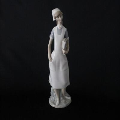 Lot #238: Lladro #4603 Nurse Porcelain Figurine 