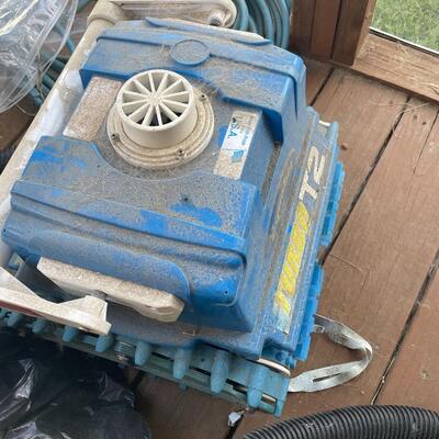 Aqua BOT pool Robot cleaner working 